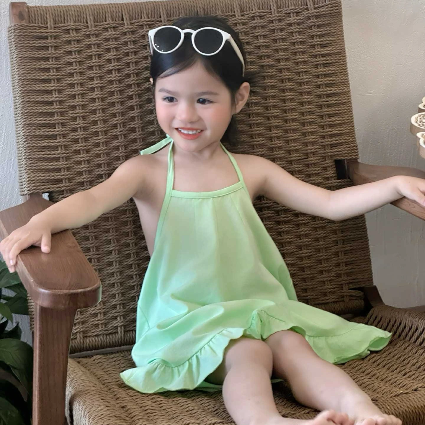 Girls Dress 2026 Spring Summer New Children's Clothing Korean Style Girl Baby Hanging Neck Flouncy Backless Holiday Beach Dress
Girls Dress 2026 Spring Summer New Children's Clothing Korean Style Girl Baby Hanging Neck Flouncy Backless Holiday Beach Dress