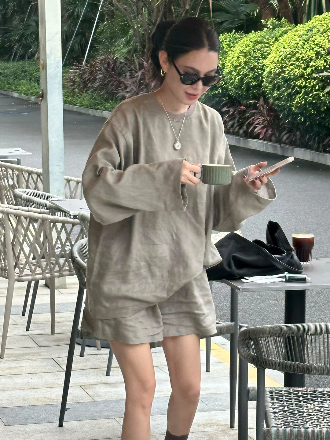 Casual Cotton Linen Set Women Summer Lazy Style Loose Slimming Linen Sunscreen T-Shirt Shorts Two Piece Set Fashionable Ensemble
Casual Cotton Linen Set Women Summer Lazy Style Loose Slimming Linen Sunscreen T-Shirt Shorts Two Piece Set Fashionable Ensemble
