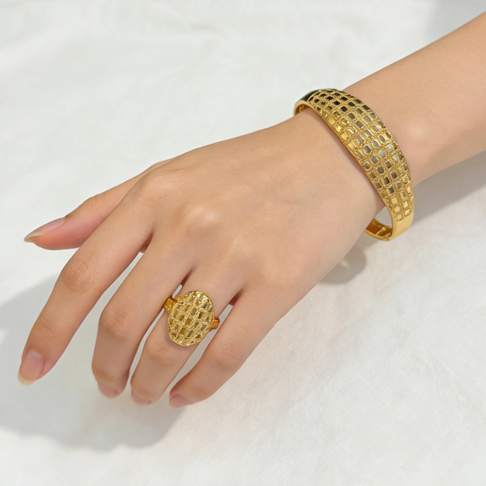 African Bangles Ring Dubai Bangle Set Middle East Bracelet Finger Ring Bangle Jewelry Fashion Luxury Gold Color Ring Party Gift
African Bangles Ring Dubai Bangle Set Middle East Bracelet Finger Ring Bangle Jewelry Fashion Luxury Gold Color Ring Party Gift