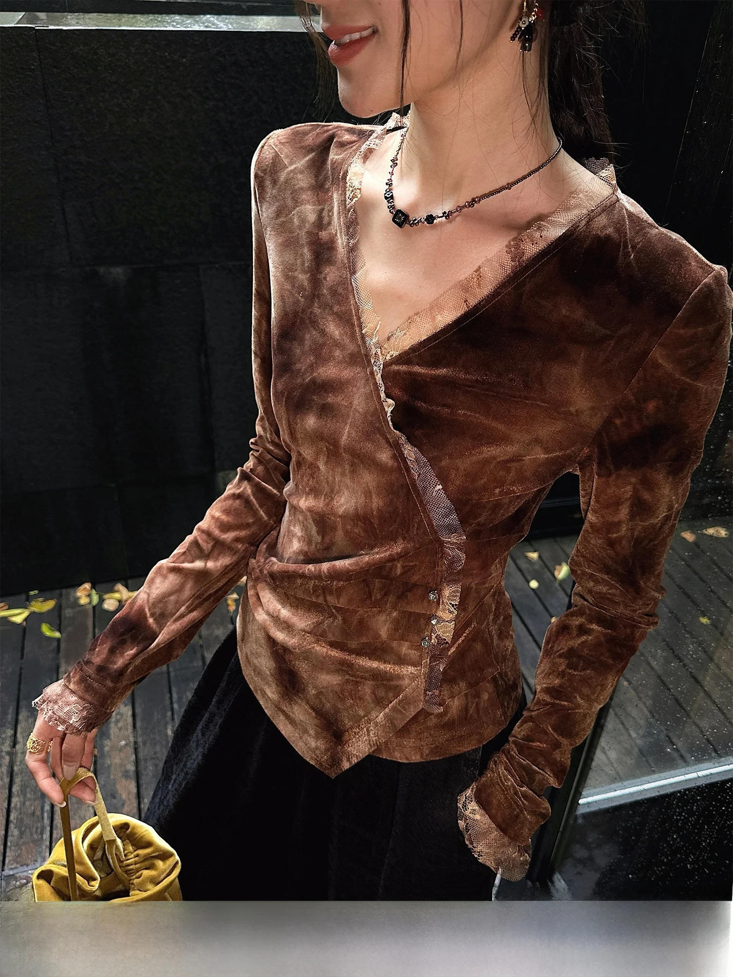Seamless Long Sleeve Black Floral Tie Dye Lace Base Shirt Inner Wear T Shirt Casual Style Polyester Spandex High Waist V Neck
Seamless Long Sleeve Black Floral Tie Dye Lace Base Shirt Inner Wear T Shirt Casual Style Polyester Spandex High Waist V Neck