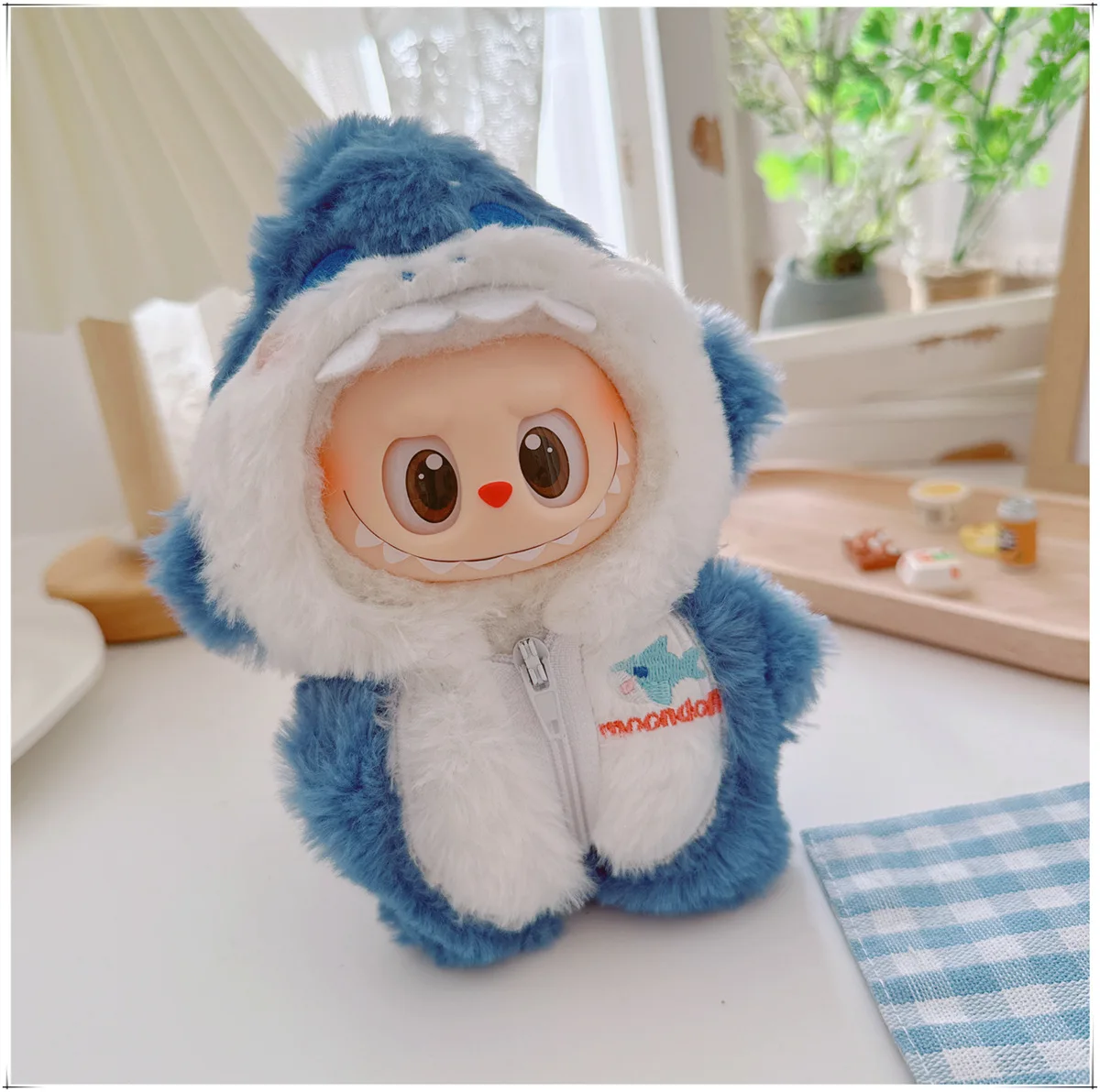 10-17cm Kawaii Labubu Clothes Cute Cartoon Fluffy Soft Shark Coat Doll Clothes Accessories Toys Gifts Anime Game Periphery
10-17cm Kawaii Labubu Clothes Cute Cartoon Fluffy Soft Shark Coat Doll Clothes Accessories Toys Gifts Anime Game Periphery