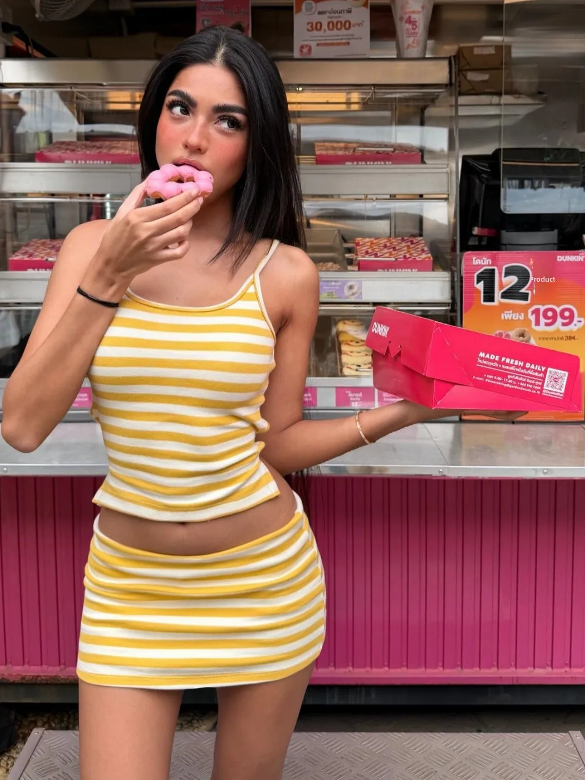 Sexy Stripe Strap Vest High Waist Short Skirt Two Piece Set Women Slimming Belted Spicy Short Set Spring Breathable Midweight
Sexy Stripe Strap Vest High Waist Short Skirt Two Piece Set Women Slimming Belted Spicy Short Set Spring Breathable Midweight