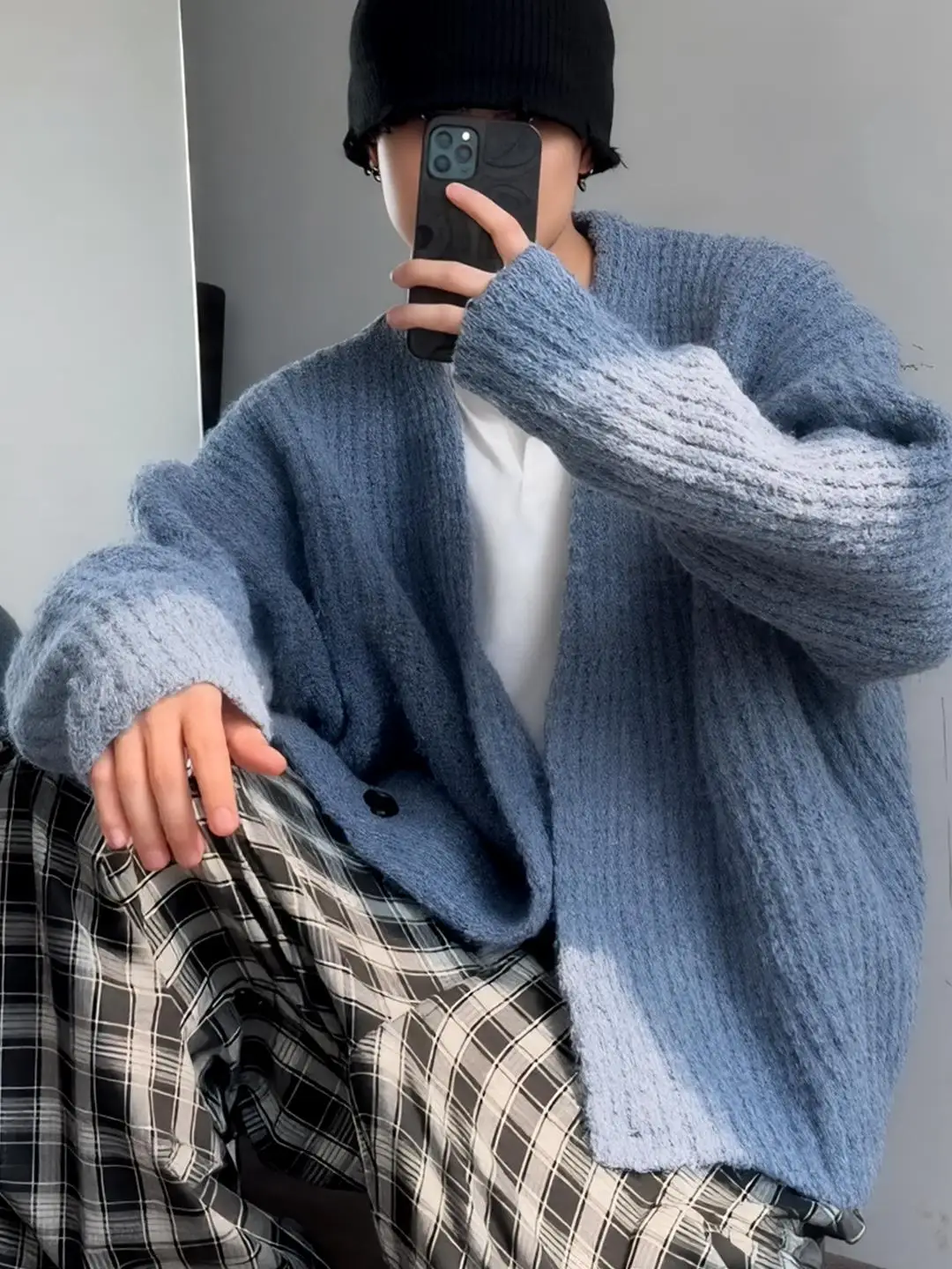 Корейский вязаный кардиган с V-образным вырезом, мужской осенне-зимний новый тренд, ленивый Sle, японский свитер для пар, высококачественный трендовый трендовый джемпер
Корейский вязаный кардиган с V-образным вырезом, мужской осенне-зимний новый тренд, ленивый Sle, японский свитер для пар, высококачественный трендовый трендовый джемпер