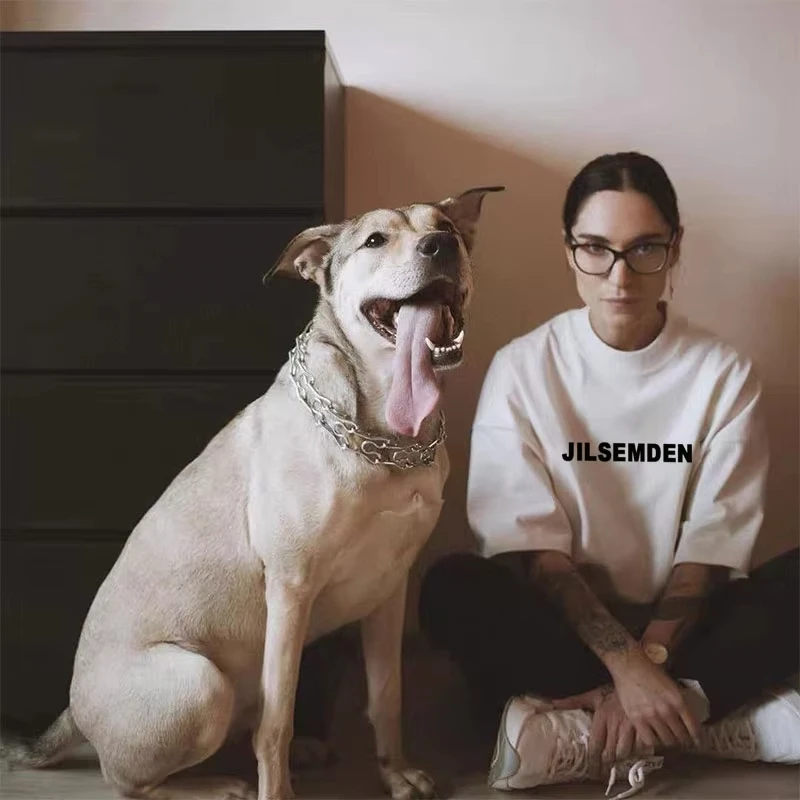JIL SEMDEN brand men's and women's printed T-shirt loose casual top couple minimalist style high quality 100% pure cotton
JIL SEMDEN brand men's and women's printed T-shirt loose casual top couple minimalist style high quality 100% pure cotton