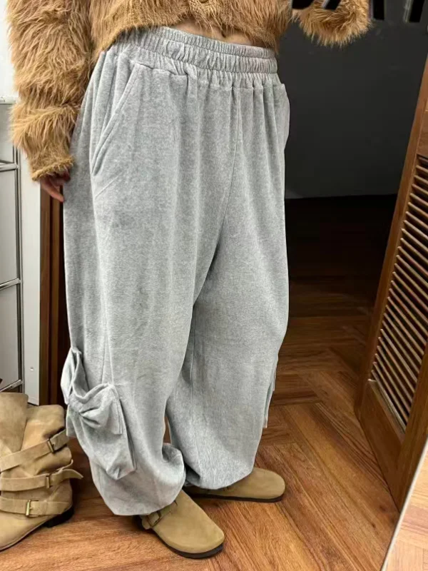 Брюки с высокой талией, завязками и большими карманами, повседневные спортивные штаны для женщин, осень-зима, мода 2025
Брюки с высокой талией, завязками и большими карманами, повседневные спортивные штаны для женщин, осень-зима, мода 2025