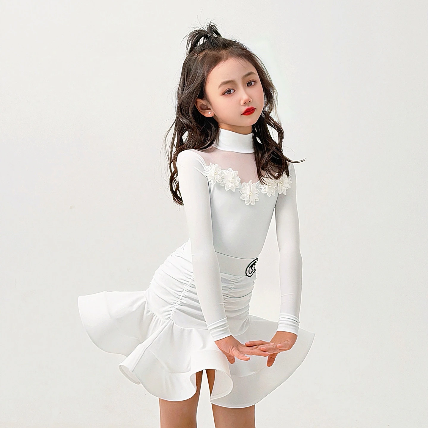 2026 Girls Latin Dance Clothes White Competition Dress Long Sleeves Tops Fishbone Skirt Suit Training Practice Dress
2026 Girls Latin Dance Clothes White Competition Dress Long Sleeves Tops Fishbone Skirt Suit Training Practice Dress