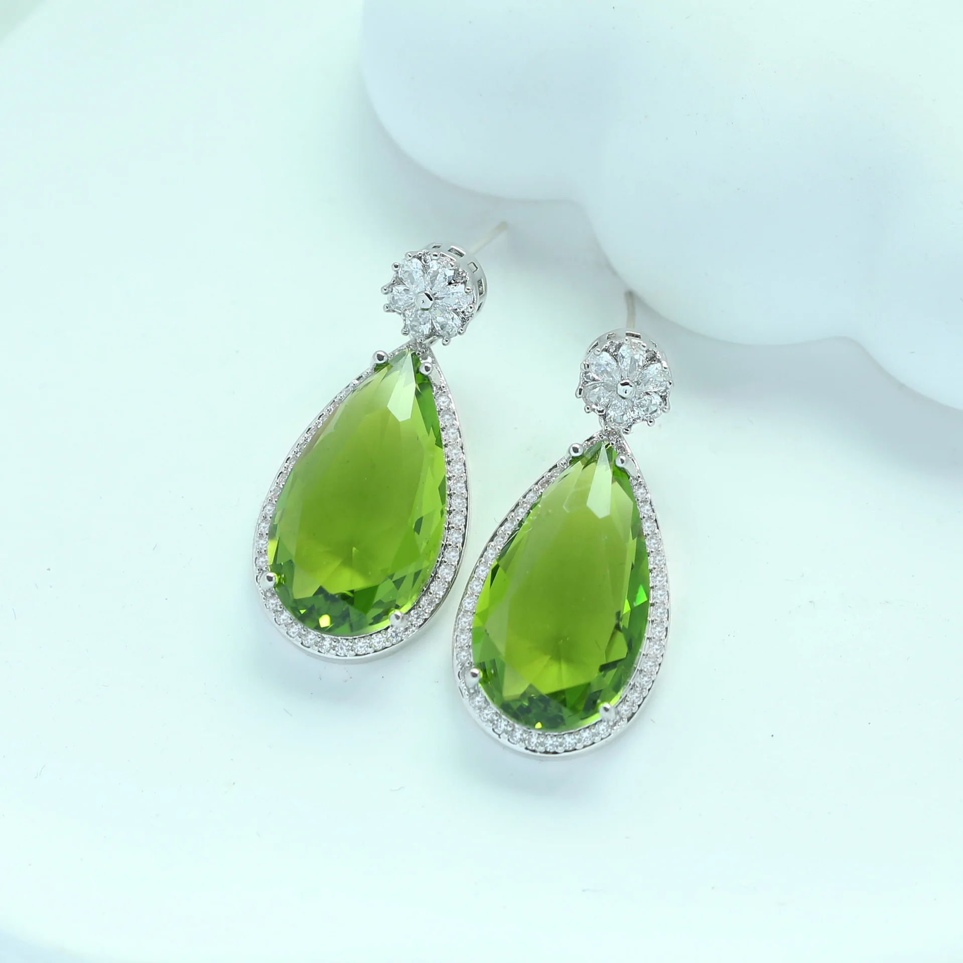 925 Silver Needle Luxury Emerald Teardrop Gemstone Drop Earrings, Elegant Bridal Wedding Jewelry Gift for Women
925 Silver Needle Luxury Emerald Teardrop Gemstone Drop Earrings, Elegant Bridal Wedding Jewelry Gift for Women