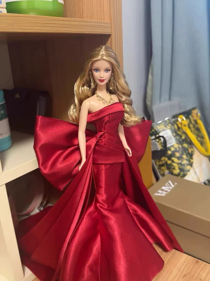 30cm Doll Clothes Accessories Luxury Senior Sense Unique Design Evening Gown Dresses For 1/6 Supermodel Doll Collectible Gifts
30cm Doll Clothes Accessories Luxury Senior Sense Unique Design Evening Gown Dresses For 1/6 Supermodel Doll Collectible Gifts