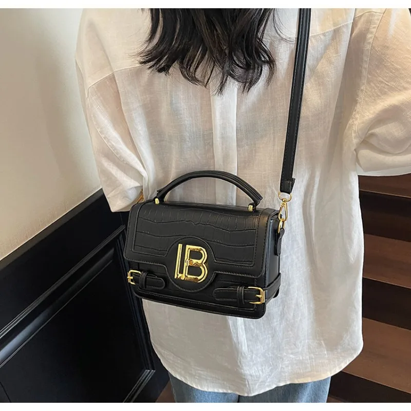 Сумка-коробка с текстурой камня 2025 года, женская сумка через плечо с верхней ручкой, роскошная сумка через плечо для работы и ежедневного использования
Сумка-коробка с текстурой камня 2025 года, женская сумка через плечо с верхней ручкой, роскошная сумка через плечо для работы и ежедневного использования