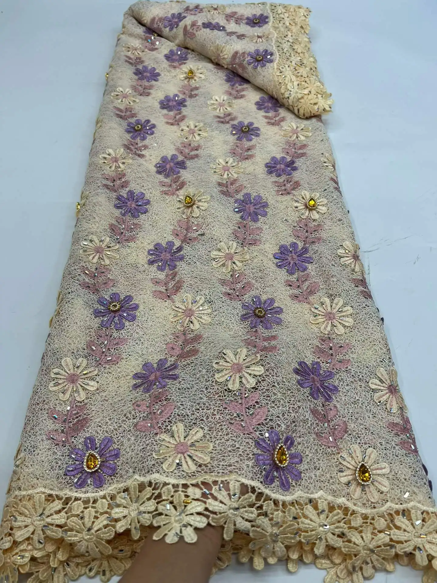 2026 Luxury Nigerian Sequin Embroidery Fabric 5 Yards African Guipure Lace for Women's Evening Dress Sewing
2026 Luxury Nigerian Sequin Embroidery Fabric 5 Yards African Guipure Lace for Women's Evening Dress Sewing