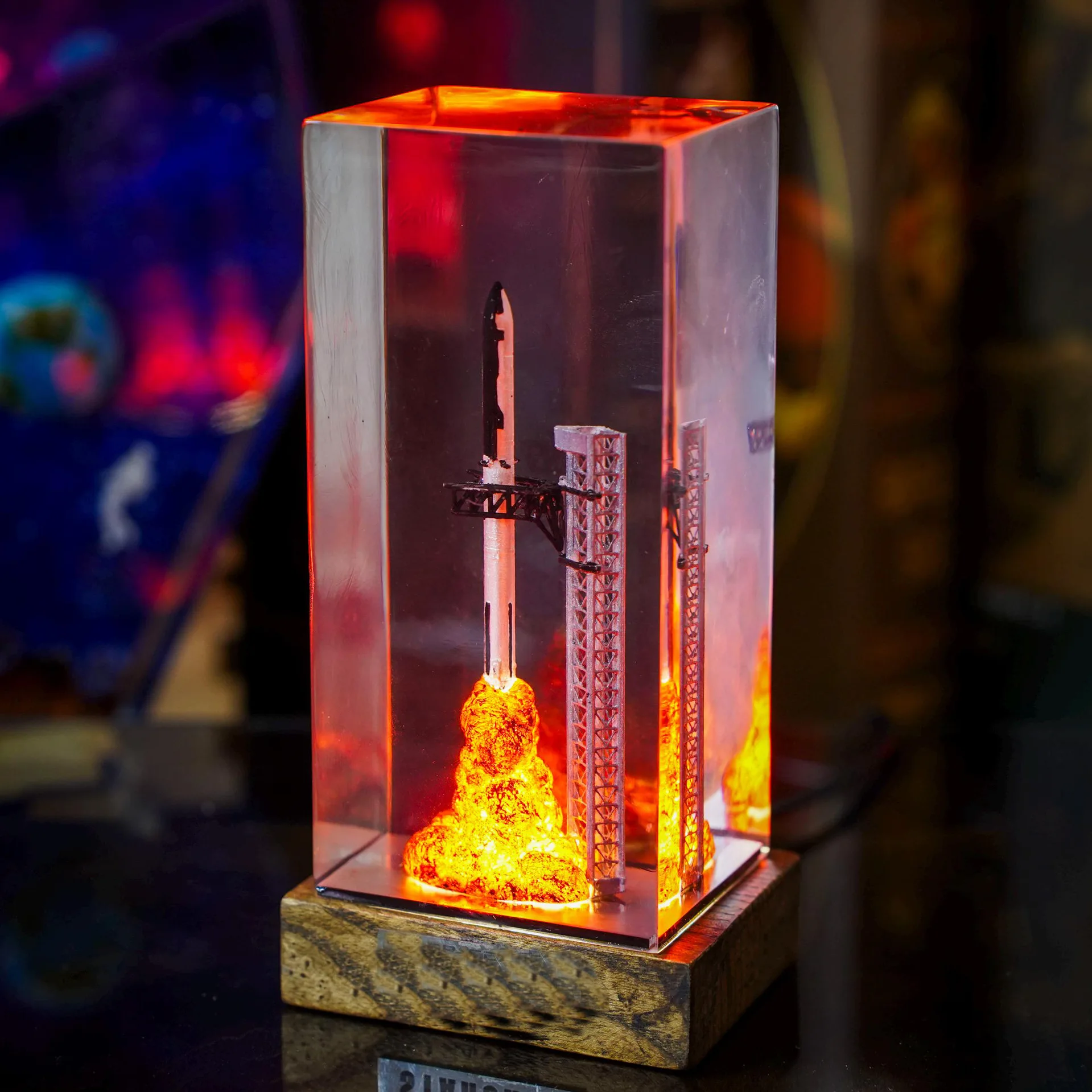 Aerospace Theme Resin Lamp Creative Art Night Light Rocket Launch Landscape Decoration Table Lamp USB Charing
Aerospace Theme Resin Lamp Creative Art Night Light Rocket Launch Landscape Decoration Table Lamp USB Charing