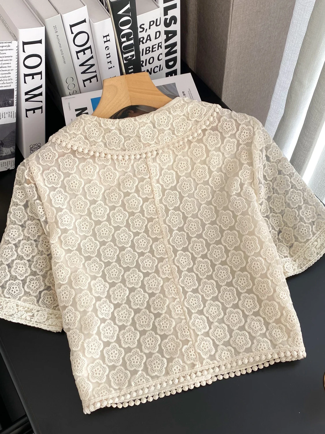 Ele Embroidered Doll Collar ort Sve irt Women's Faionable Versatile Summer Top Korean Sle Loose Fit Commute
Ele Embroidered Doll Collar ort Sve irt Women's Faionable Versatile Summer Top Korean Sle Loose Fit Commute