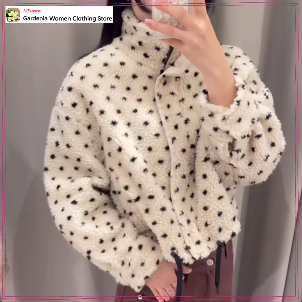 Fashion High-neck Zipper Fleece Jackets for Women Casual Polka Dots Fleece Outwear New Faux Shearling Jacket with Drawstring Hem
Fashion High-neck Zipper Fleece Jackets for Women Casual Polka Dots Fleece Outwear New Faux Shearling Jacket with Drawstring Hem