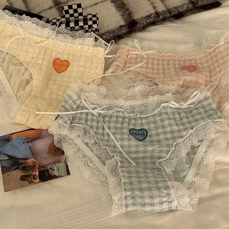 2024 New Sexy Pure Cotton Crotch Seamless Student Sweet Cute Shorts Pants Women Mid-waist Plaid Briefs Lace Girls' Underwear
2024 New Sexy Pure Cotton Crotch Seamless Student Sweet Cute Shorts Pants Women Mid-waist Plaid Briefs Lace Girls' Underwear