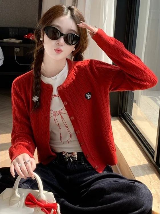 Красный вязаный открытый кардиган, свитер, женская верхняя одежда ранней осени, маленькая верхняя одежда, осенне-зимний одинаковый топ
Красный вязаный открытый кардиган, свитер, женская верхняя одежда ранней осени, маленькая верхняя одежда, осенне-зимний одинаковый топ