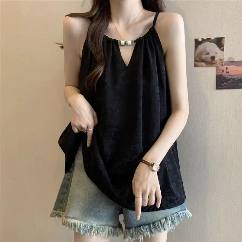V Neck Sleeveless Top Women Summer Casual Style Solid Color Simple Design Comfortable Wear Beach Outfit
V Neck Sleeveless Top Women Summer Casual Style Solid Color Simple Design Comfortable Wear Beach Outfit