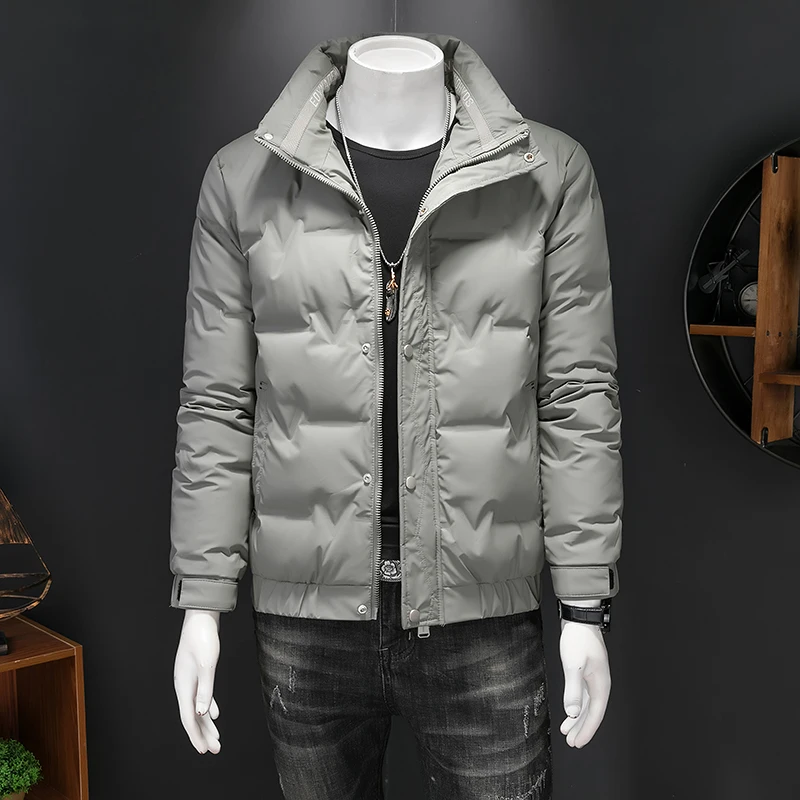 2024 New Men's ort down Jaet 2025 Faion Urban Sle Windproof Wal Stand Collar Quilted Coat Korean Sle Warmth
2024 New Men's ort down Jaet 2025 Faion Urban Sle Windproof Wal Stand Collar Quilted Coat Korean Sle Warmth