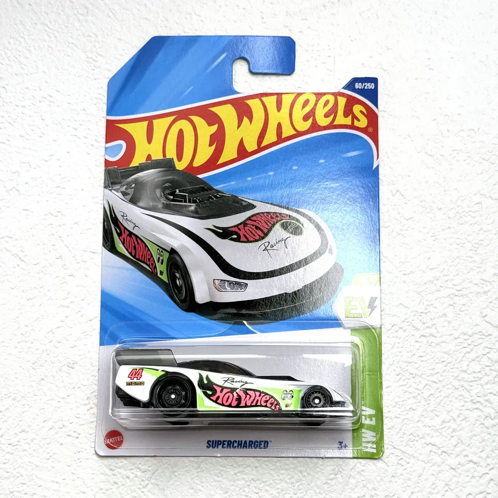 Металлическая литая модель игрушечного автомобиля Hot Wheels 2025 Supercharged, белая, масштаб 1:64
Металлическая литая модель игрушечного автомобиля Hot Wheels 2025 Supercharged, белая, масштаб 1:64