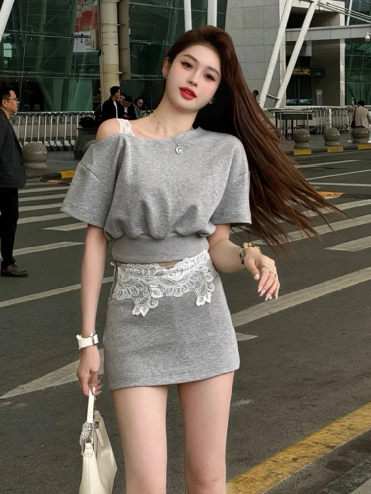 2025 Summer high-end sloping shoulder lace top and high waisted half body skirt travel leisure temperament two piece set
2025 Summer high-end sloping shoulder lace top and high waisted half body skirt travel leisure temperament two piece set