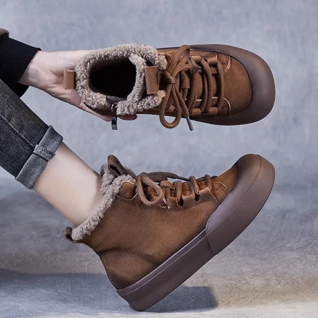 Retro Fleece Lined Short Boots Women's Thick Heel British Style Snow Boots Leather Upper Rubber Sole Winter Shoes
Retro Fleece Lined Short Boots Women's Thick Heel British Style Snow Boots Leather Upper Rubber Sole Winter Shoes