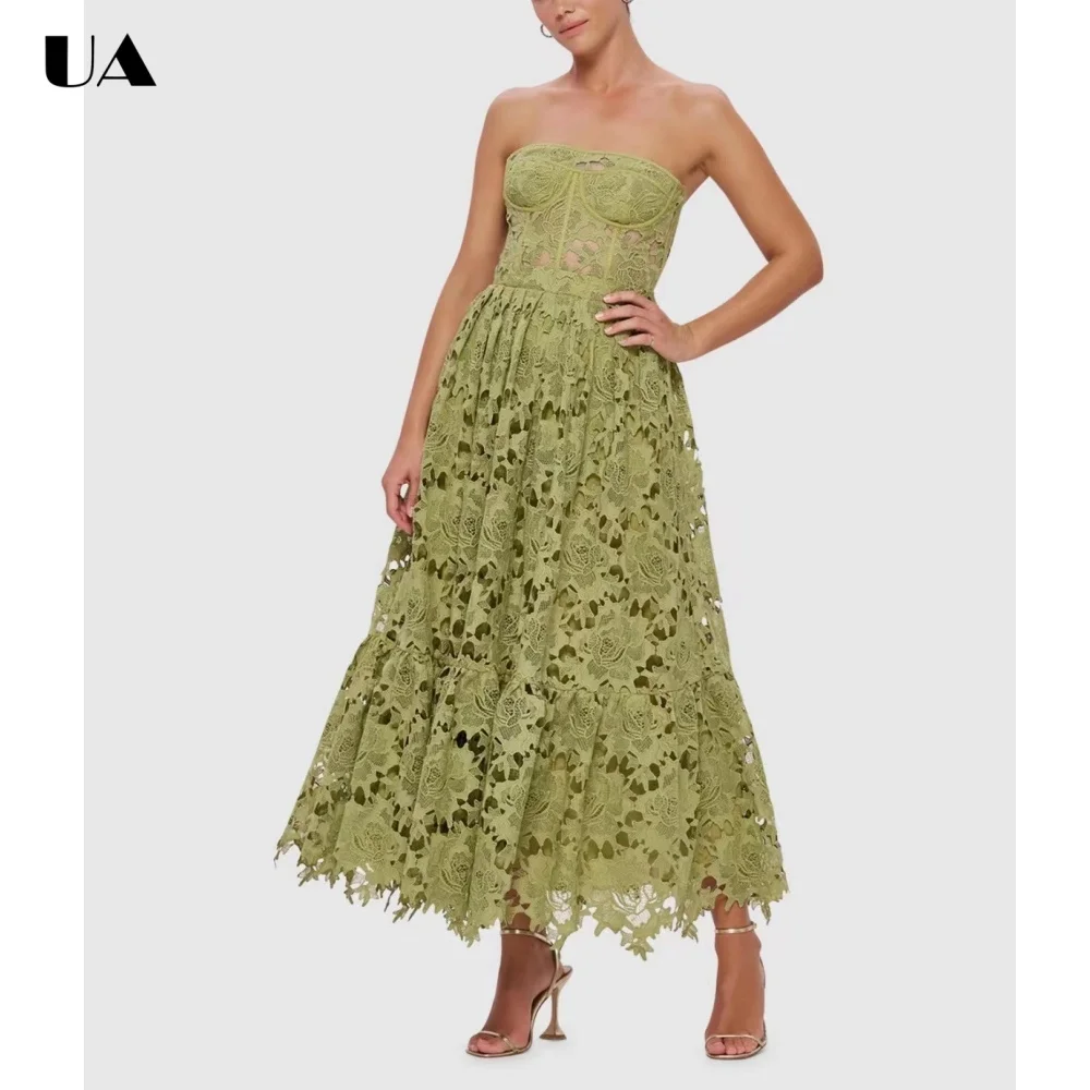 Trendy Lace Strapless Hollow Out Prom Dresses for Women, Elegant Solid A-line Long Dress, Classic Sleeveless Zipped Long Dress
Trendy Lace Strapless Hollow Out Prom Dresses for Women, Elegant Solid A-line Long Dress, Classic Sleeveless Zipped Long Dress