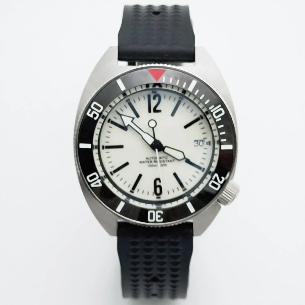 New Casual 40MM NH35 Movement Thickened Sapphire Glass Rubber Strap Sterile Dial Men's Clock Luminous Watch waterproof
New Casual 40MM NH35 Movement Thickened Sapphire Glass Rubber Strap Sterile Dial Men's Clock Luminous Watch waterproof