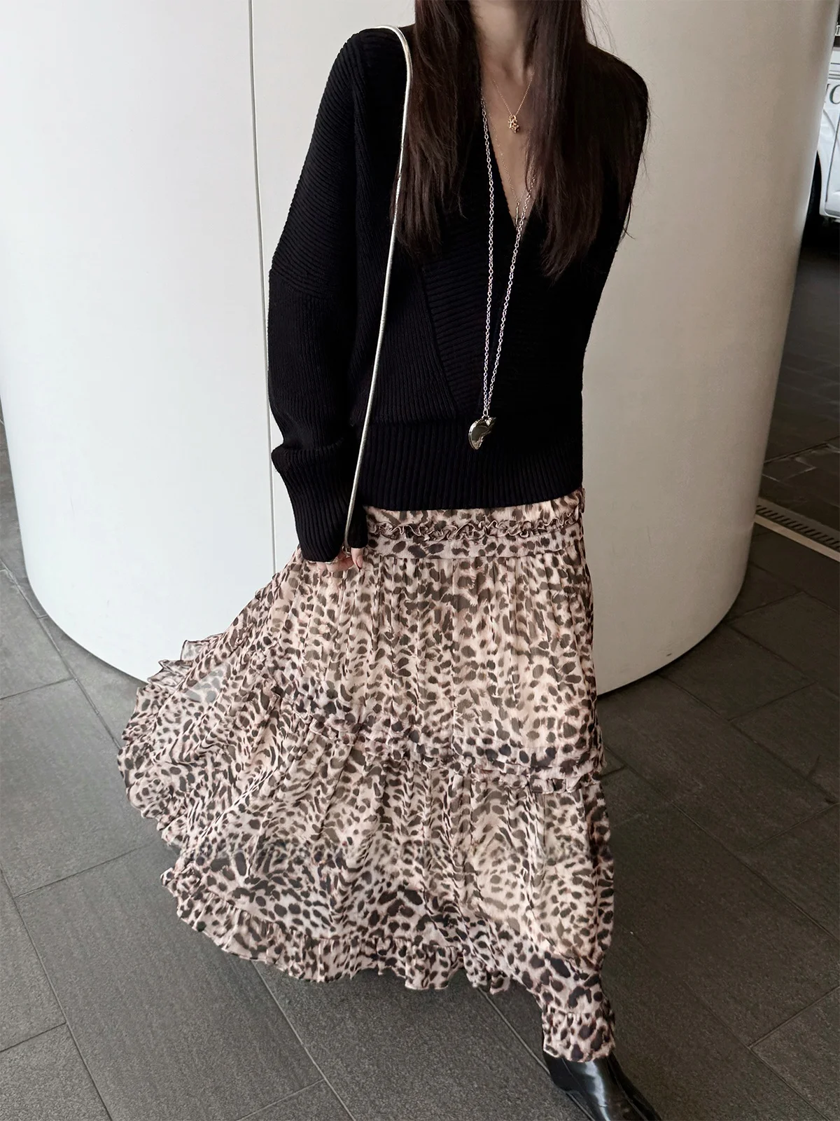 Юбка миди А-силуэта с крупным принтом, весна 2025, многослойная, с завышенной талией, для работы, путешествий и прогулок, из полиэстера, с принтом
Юбка миди А-силуэта с крупным принтом, весна 2025, многослойная, с завышенной талией, для работы, путешествий и прогулок, из полиэстера, с принтом