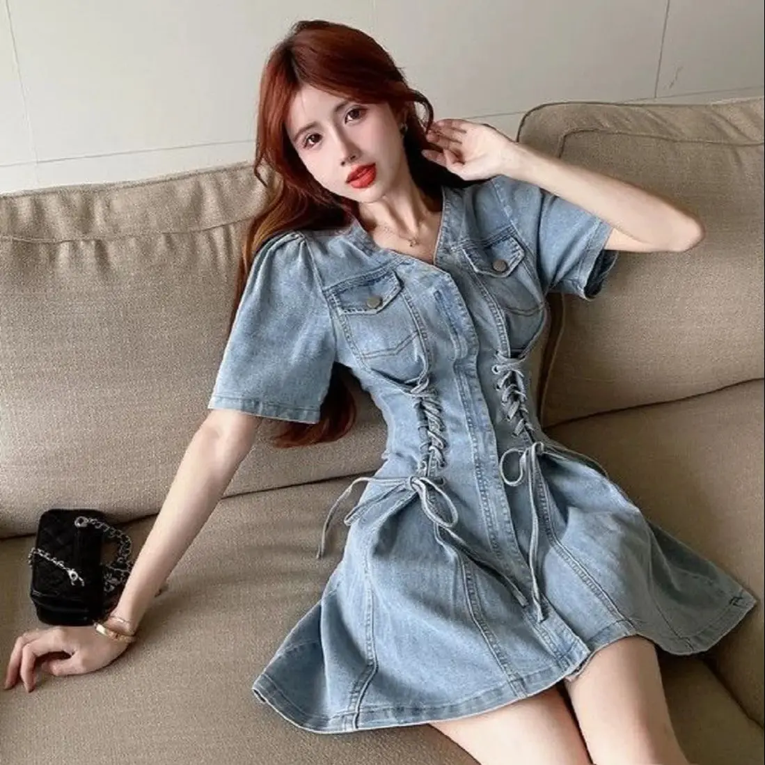 French Temperament V-Neck Puff Sleeve Denim Dress Women Summer New Design Niche Waist Slim Skirt
French Temperament V-Neck Puff Sleeve Denim Dress Women Summer New Design Niche Waist Slim Skirt