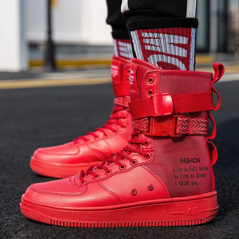 Новая модель обуви для показа мод на Парижской неделе моды — мужские туфли на толстой подошве и высокой платформе — персонализированная модная обувь для мужчин
Новая модель обуви для показа мод на Парижской неделе моды — мужские туфли на толстой подошве и высокой платформе — персонализированная модная обувь для мужчин