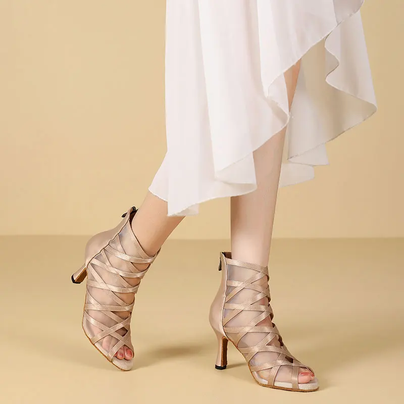 Woman High Top Latin Dance Shoes Black Apricot Ballroom Dance Boots Women Salsa Tango Dancing Shoes Girl soft Bottom Party shoes
Woman High Top Latin Dance Shoes Black Apricot Ballroom Dance Boots Women Salsa Tango Dancing Shoes Girl soft Bottom Party shoes