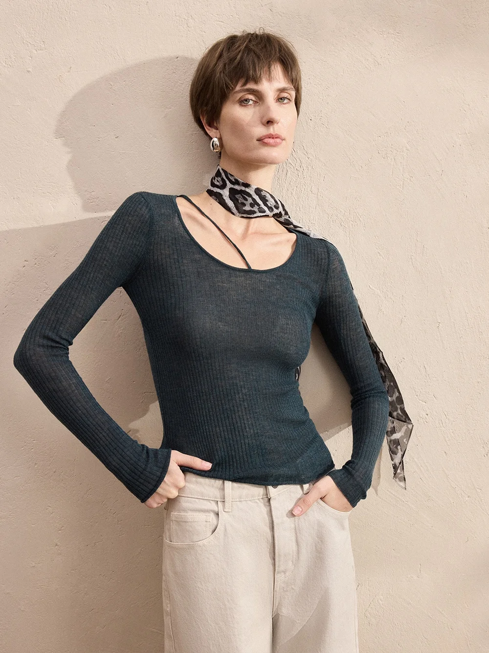 Mannala Women's Slim Fit Knitted Sweater Soft Wool Long Sleeve V-Neck Water-Soluble One-Strap Breathable Comfortable Woolen K...
Mannala Women's Slim Fit Knitted Sweater Soft Wool Long Sleeve V-Neck Water-Soluble One-Strap Breathable Comfortable Woolen K...