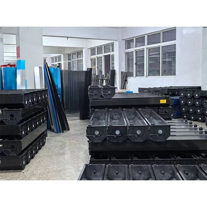 High Quality Retractable Roller Shutter Tonneau Cover Locking Pickup Truck Bed Cover
High Quality Retractable Roller Shutter Tonneau Cover Locking Pickup Truck Bed Cover
