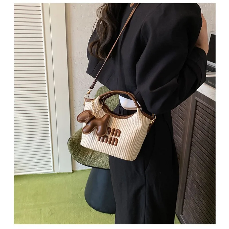 Fashionable Women's Tote Bag Made Of Durable Leather With Trendy Commuter Design And Paris Elegant Timeless Style
Fashionable Women's Tote Bag Made Of Durable Leather With Trendy Commuter Design And Paris Elegant Timeless Style