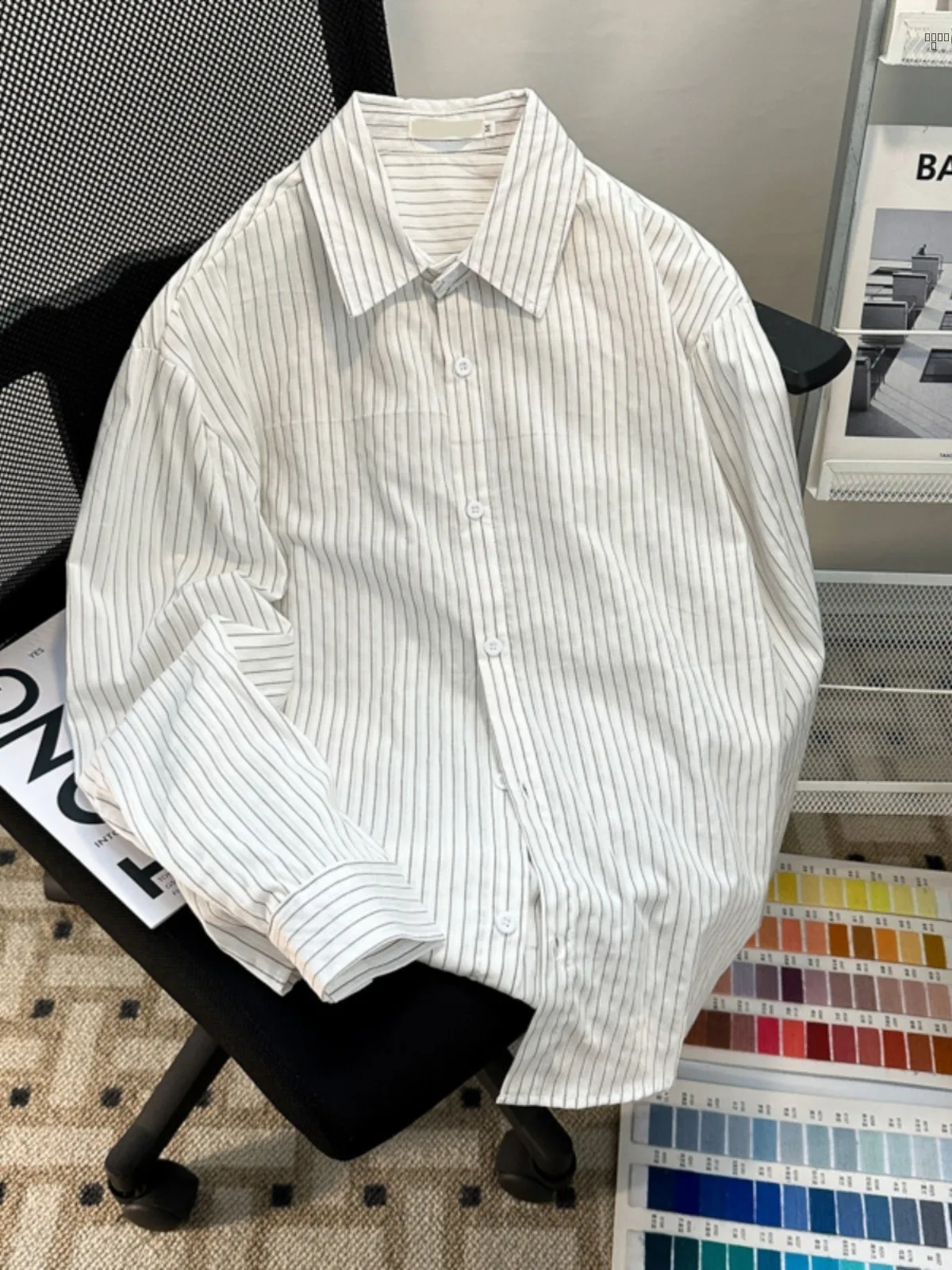 Мужская длинная рубашка в полоску, повседневная, свободная, модная, весенне-осенняя, трендовая, на пуговицах, верхняя одежда для молодежи, не требующая глажки
Мужская длинная рубашка в полоску, повседневная, свободная, модная, весенне-осенняя, трендовая, на пуговицах, верхняя одежда для молодежи, не требующая глажки