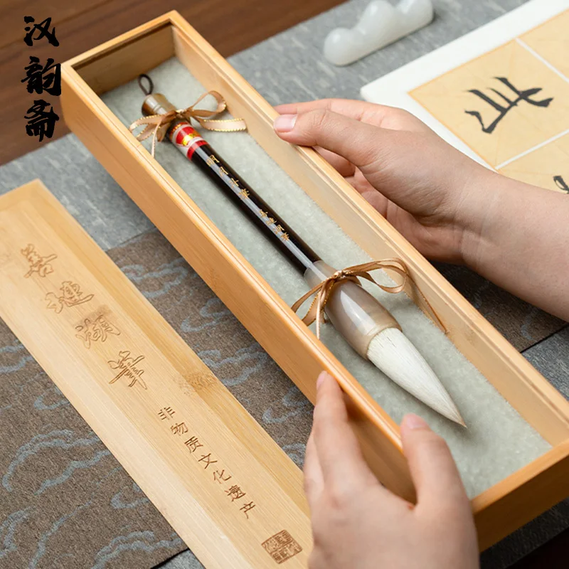 Высококачественная кисть для каллиграфии, профессиональный класс, куплеты, специальная большая кисть, овца Хао, обычный сценарий, бегущий сценарий, исследование Окай
Высококачественная кисть для каллиграфии, профессиональный класс, куплеты, специальная большая кисть, овца Хао, обычный сценарий, бегущий сценарий, исследование Окай