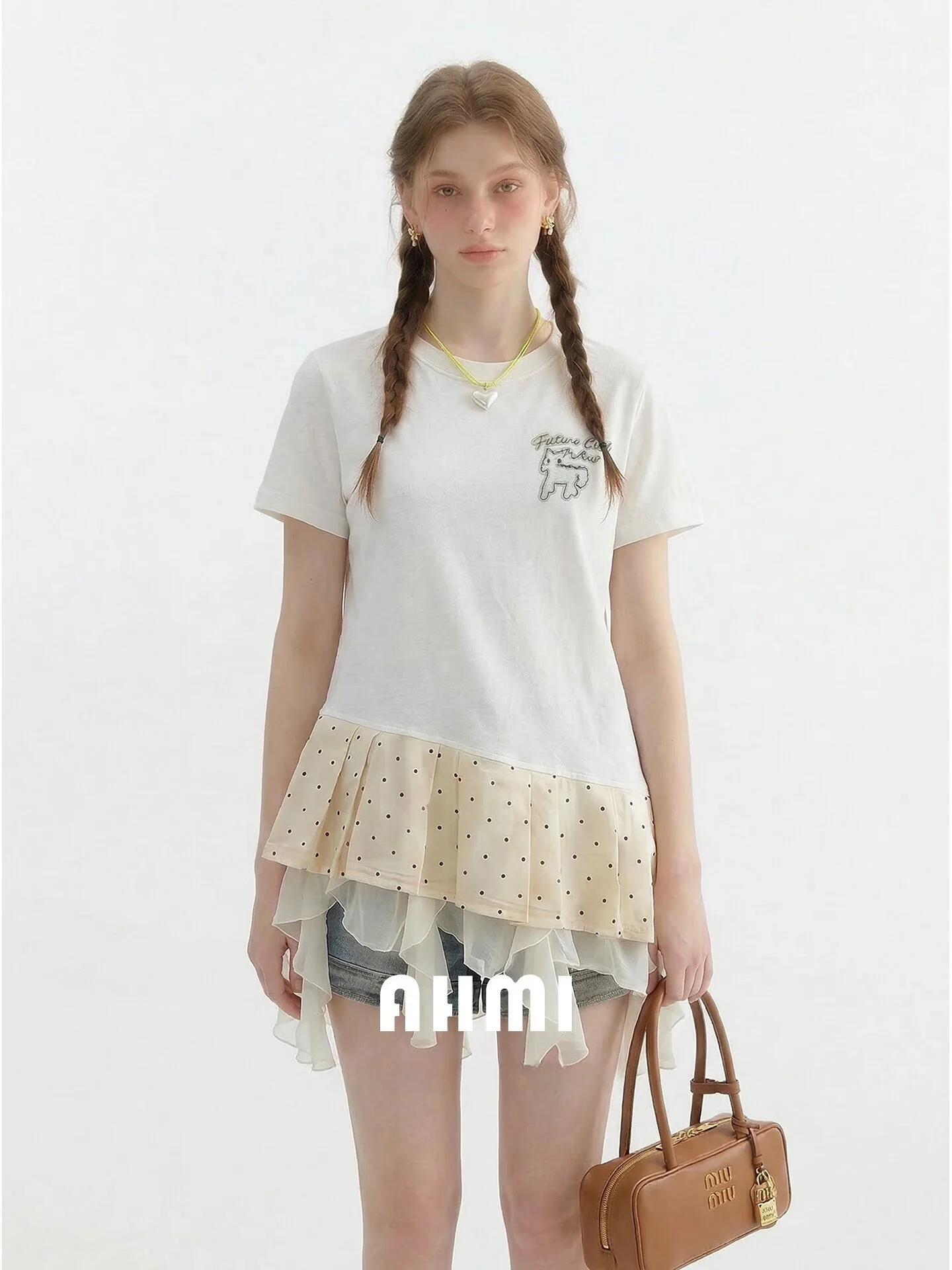 AHMI Deconstructed Newborn Irregular Polka Dot Patchwork Embroidery Women's T-shirt Summer Design Sensation Short Sleeve Top
AHMI Deconstructed Newborn Irregular Polka Dot Patchwork Embroidery Women's T-shirt Summer Design Sensation Short Sleeve Top