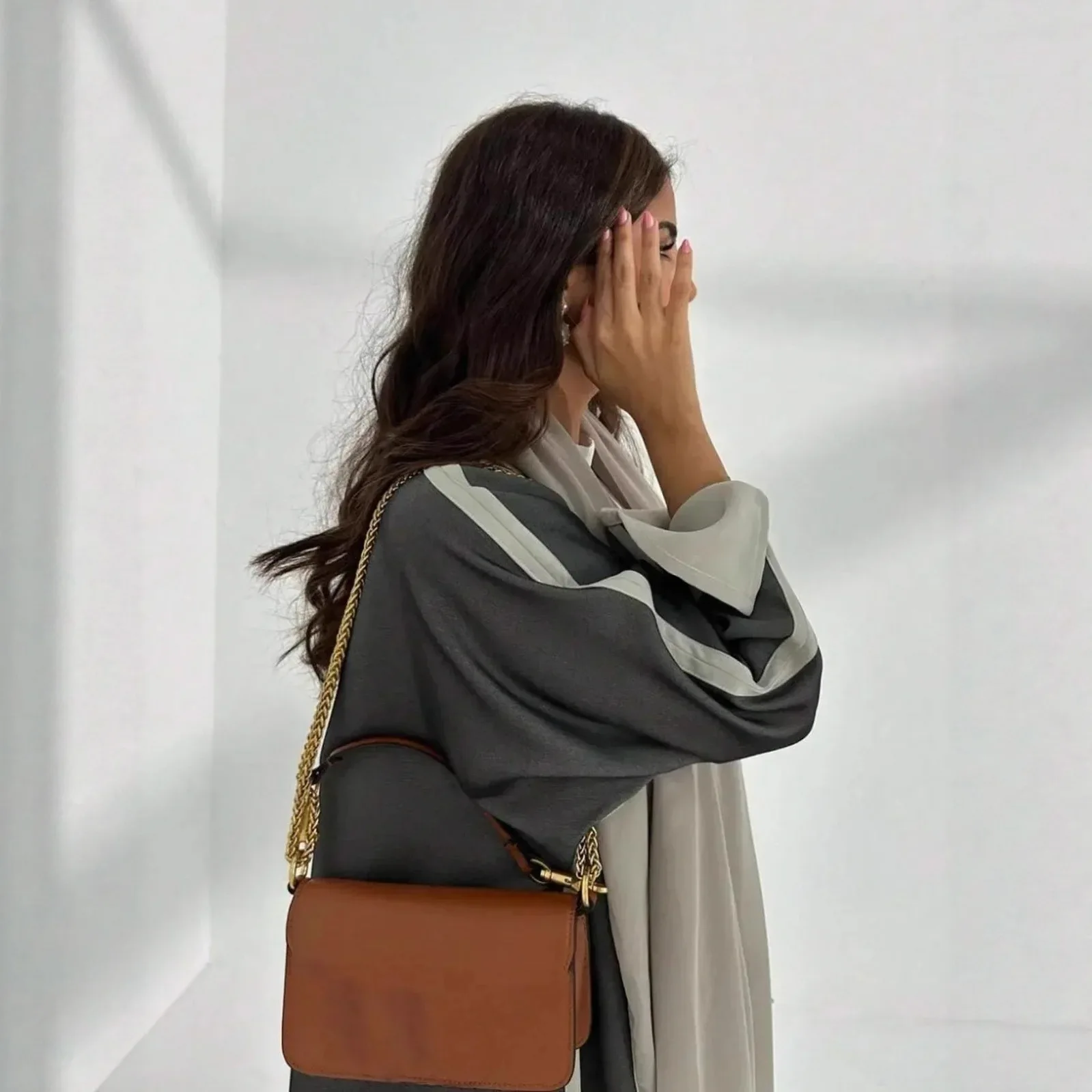 Модное открытое кимоно, кардиган Абая, Дубай, ислам, мусульманский кафтан, платье для женщин Рамадана, халат Kebaya, Musulmane Femme, Турция, арабский 
Модное открытое кимоно, кардиган Абая, Дубай, ислам, мусульманский кафтан, платье для женщин Рамадана, халат Kebaya, Musulmane Femme, Турция, арабский