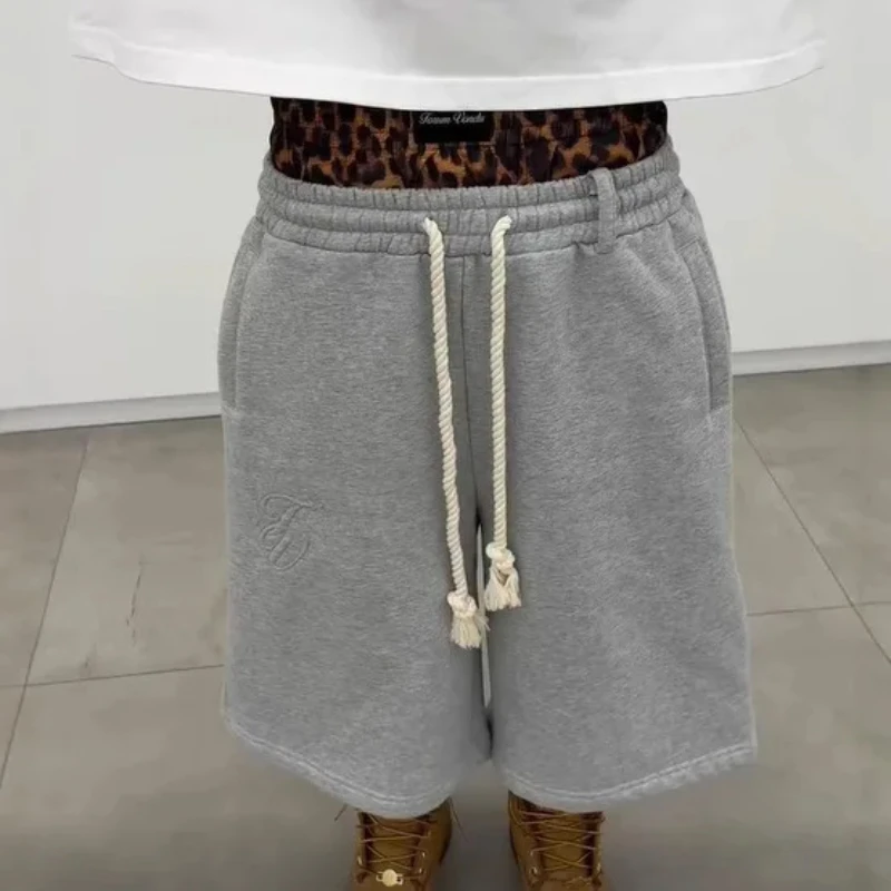 Y2K Retro Low Waist Waist Cropped Trousers Leisure Contrast Stitching Couple Sports Shorts Aesthetics Harajuku Rock Short Pants
Y2K Retro Low Waist Waist Cropped Trousers Leisure Contrast Stitching Couple Sports Shorts Aesthetics Harajuku Rock Short Pants
