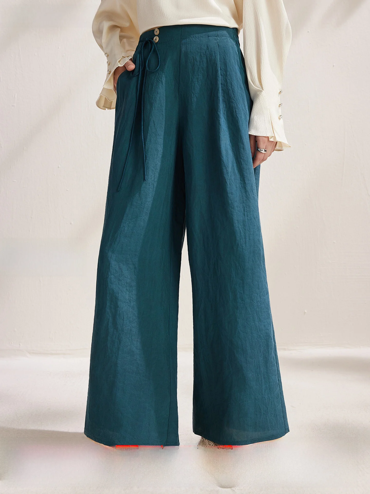 Zhaojun Spring Summer New Style Heavyweight Silk Casual Pants Women's Blue Xiangyun Silk Straight Leg Trousers Natural Waist
Zhaojun Spring Summer New Style Heavyweight Silk Casual Pants Women's Blue Xiangyun Silk Straight Leg Trousers Natural Waist