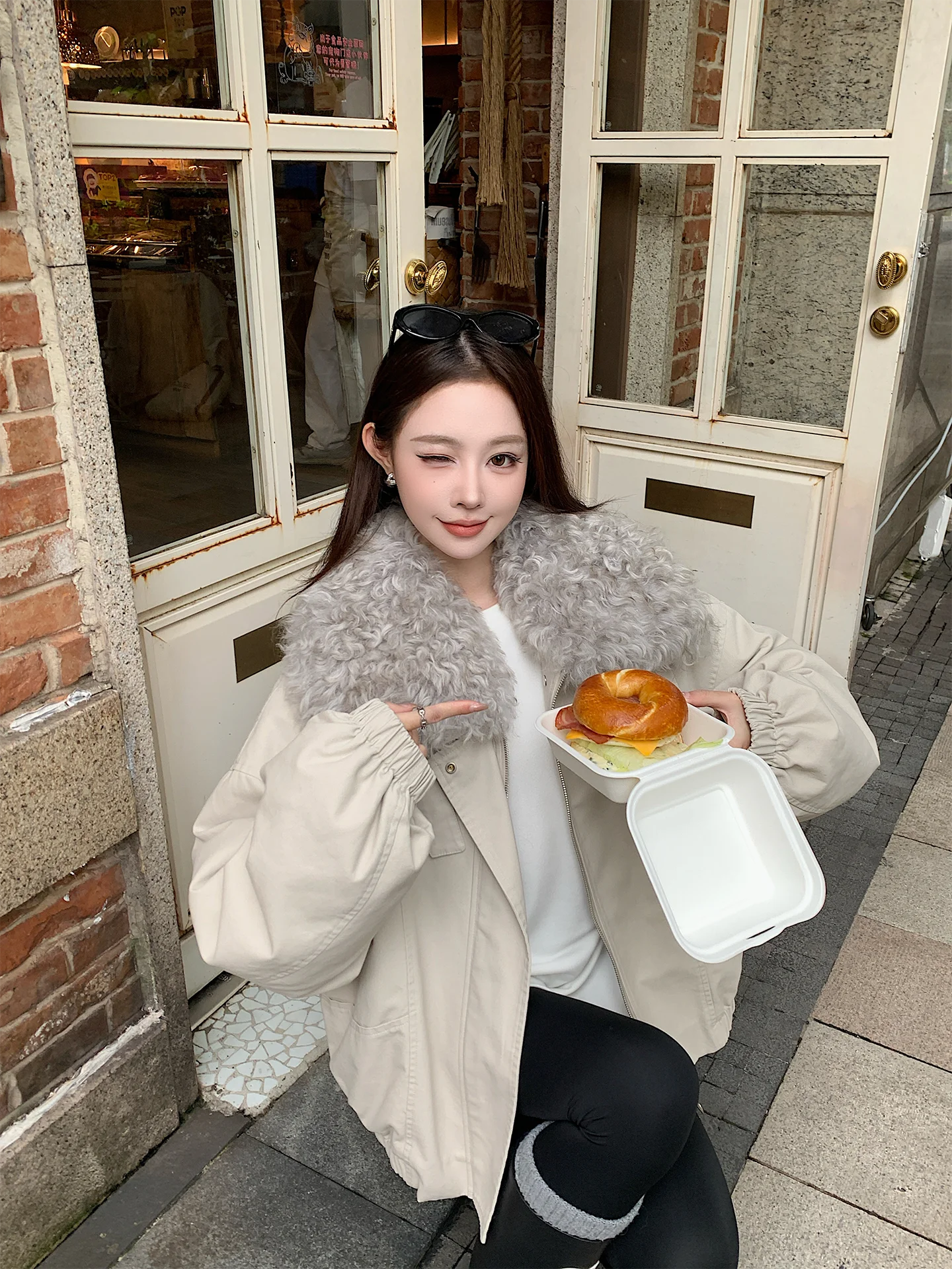 Bobo Fur Iceberg Parka Coat Women's Cotton down Jaet Removable Lamb Fur Collar Goose down Inner Full Length Zipper Closure
Bobo Fur Iceberg Parka Coat Women's Cotton down Jaet Removable Lamb Fur Collar Goose down Inner Full Length Zipper Closure