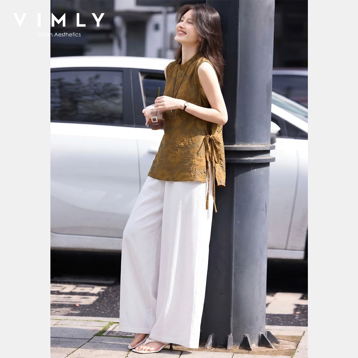 VIMLY Women's New Chinese Two-piece Set 2026 Summer Jacquard Sleeveless Brown Top White Trousers Suit Female Casual Wear 31270
VIMLY Women's New Chinese Two-piece Set 2026 Summer Jacquard Sleeveless Brown Top White Trousers Suit Female Casual Wear 31270
