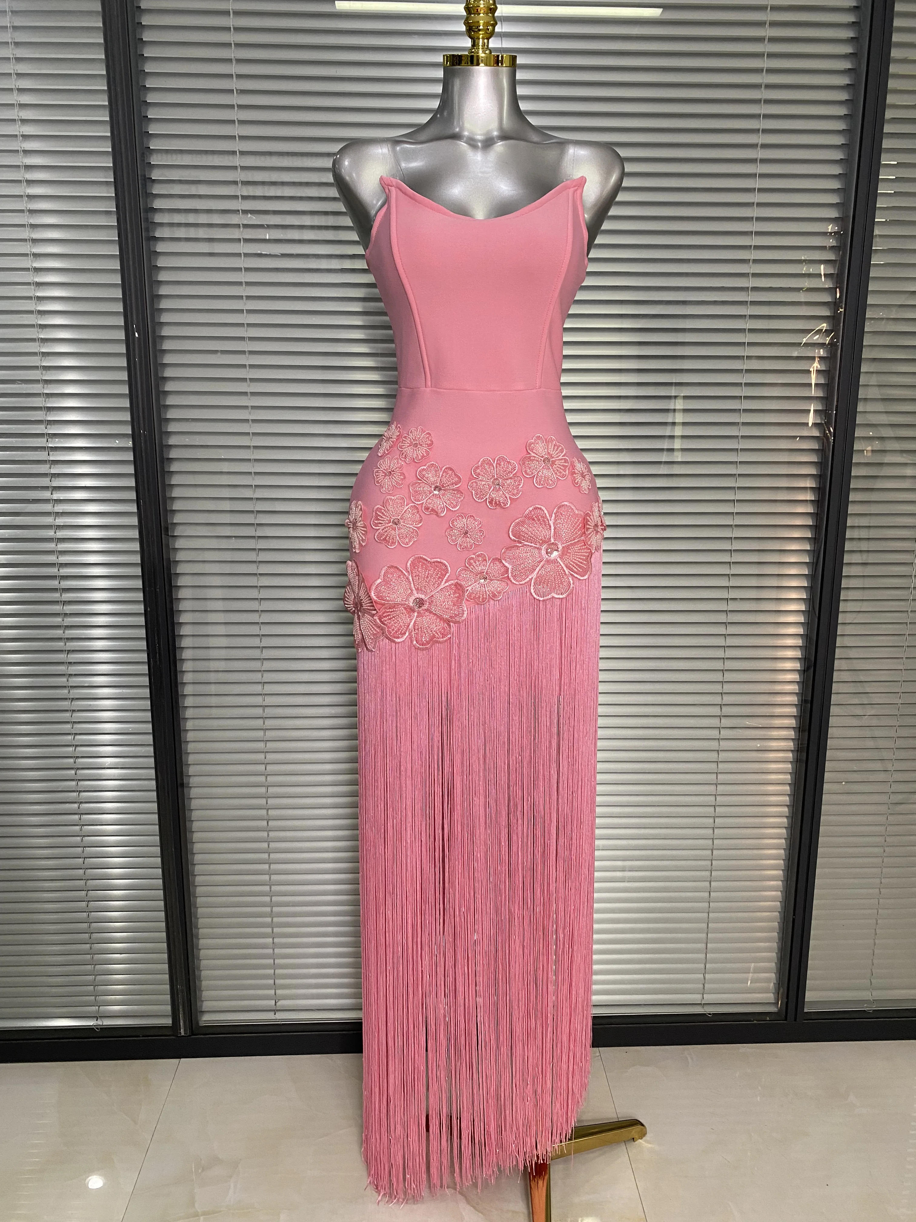Luxury Women Sexy Pure Color Tassel Flowers Pink Bodycon Maxi Bandage Celebrity Birthday Dress Party Outfit Prom Gowns Vestidos
Luxury Women Sexy Pure Color Tassel Flowers Pink Bodycon Maxi Bandage Celebrity Birthday Dress Party Outfit Prom Gowns Vestidos