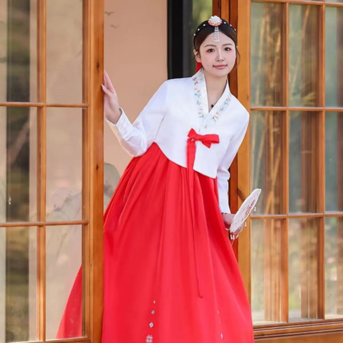 Traditional new Korean and Korean women's clothing, ethnic women's style, Yanbian court dance stage performance costumes
Traditional new Korean and Korean women's clothing, ethnic women's style, Yanbian court dance stage performance costumes