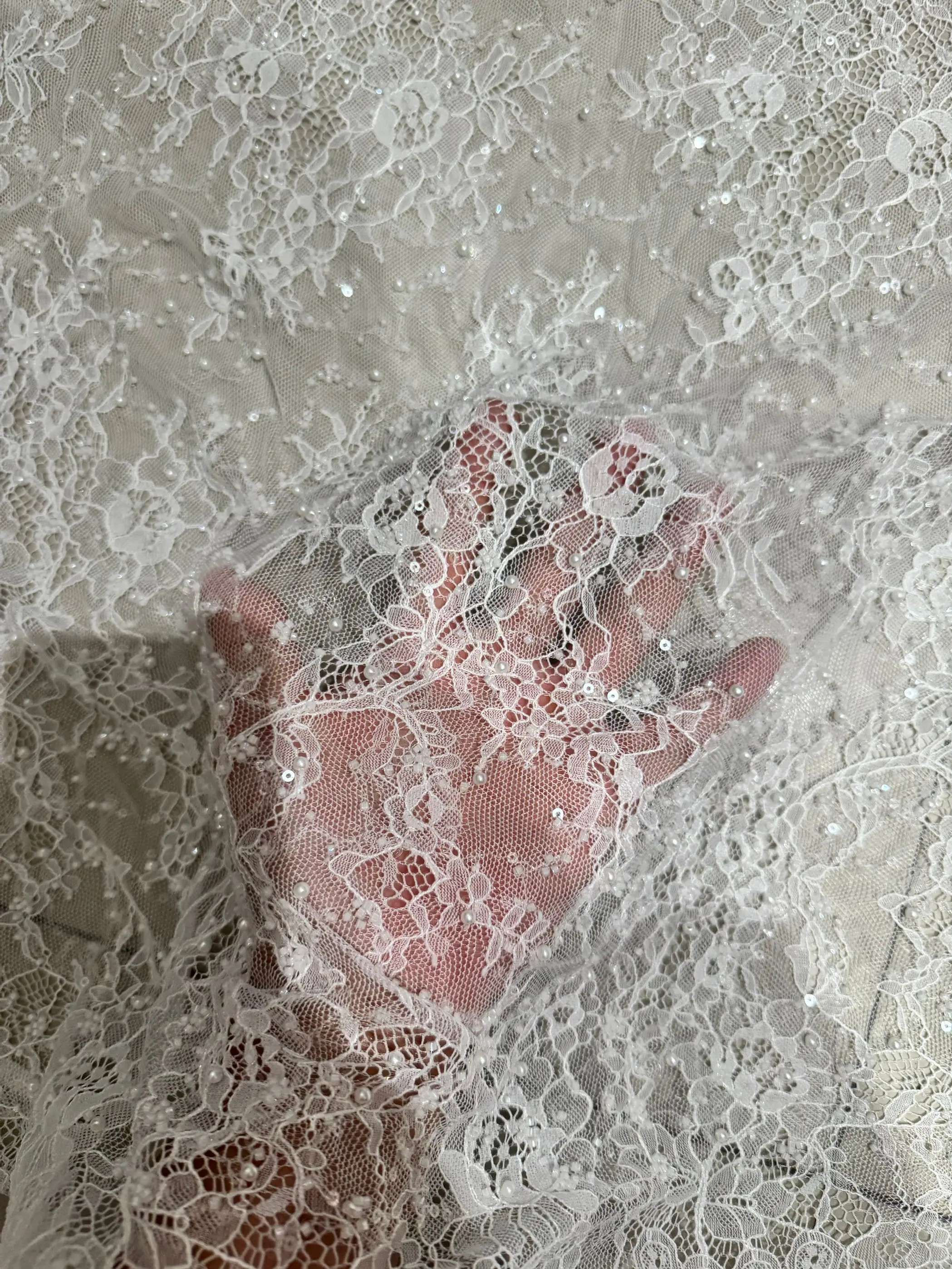 Hollow Out Full Lace Fabric Beaded Crystal Embroidered Appliqued Bridal Wedding Dress Trimmings Material Craft Accessories
Hollow Out Full Lace Fabric Beaded Crystal Embroidered Appliqued Bridal Wedding Dress Trimmings Material Craft Accessories