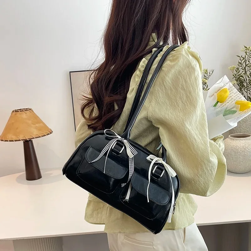 Luxury Designer Shoulder Bags for Women 2024 Trend PU Leather Underarm Bag Female Fashion Branded Handbags Ladies High Quality
Luxury Designer Shoulder Bags for Women 2024 Trend PU Leather Underarm Bag Female Fashion Branded Handbags Ladies High Quality