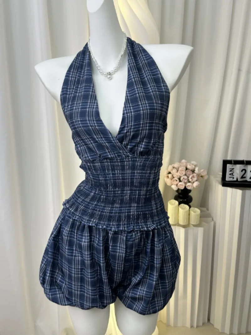 Hot Girl Retro Suit Women's Summer Plaid Halter Neck Top High-waist A-line Skirt Shorts Two-piece Set Fashion Female Clothes
Hot Girl Retro Suit Women's Summer Plaid Halter Neck Top High-waist A-line Skirt Shorts Two-piece Set Fashion Female Clothes