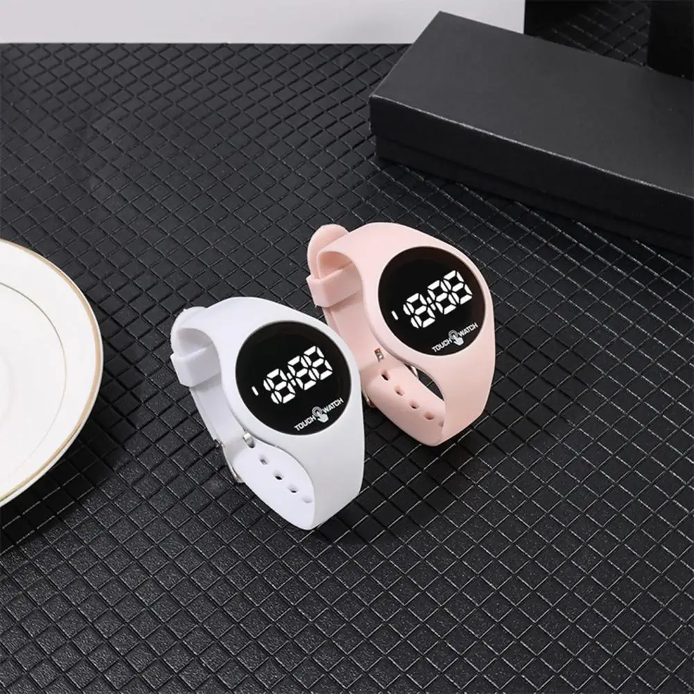 Silicone Wristband Watch High Accuracy Watch High Accuracy Children's Digital Watch with Candy Color Adjustable Wrist Strap
Silicone Wristband Watch High Accuracy Watch High Accuracy Children's Digital Watch with Candy Color Adjustable Wrist Strap