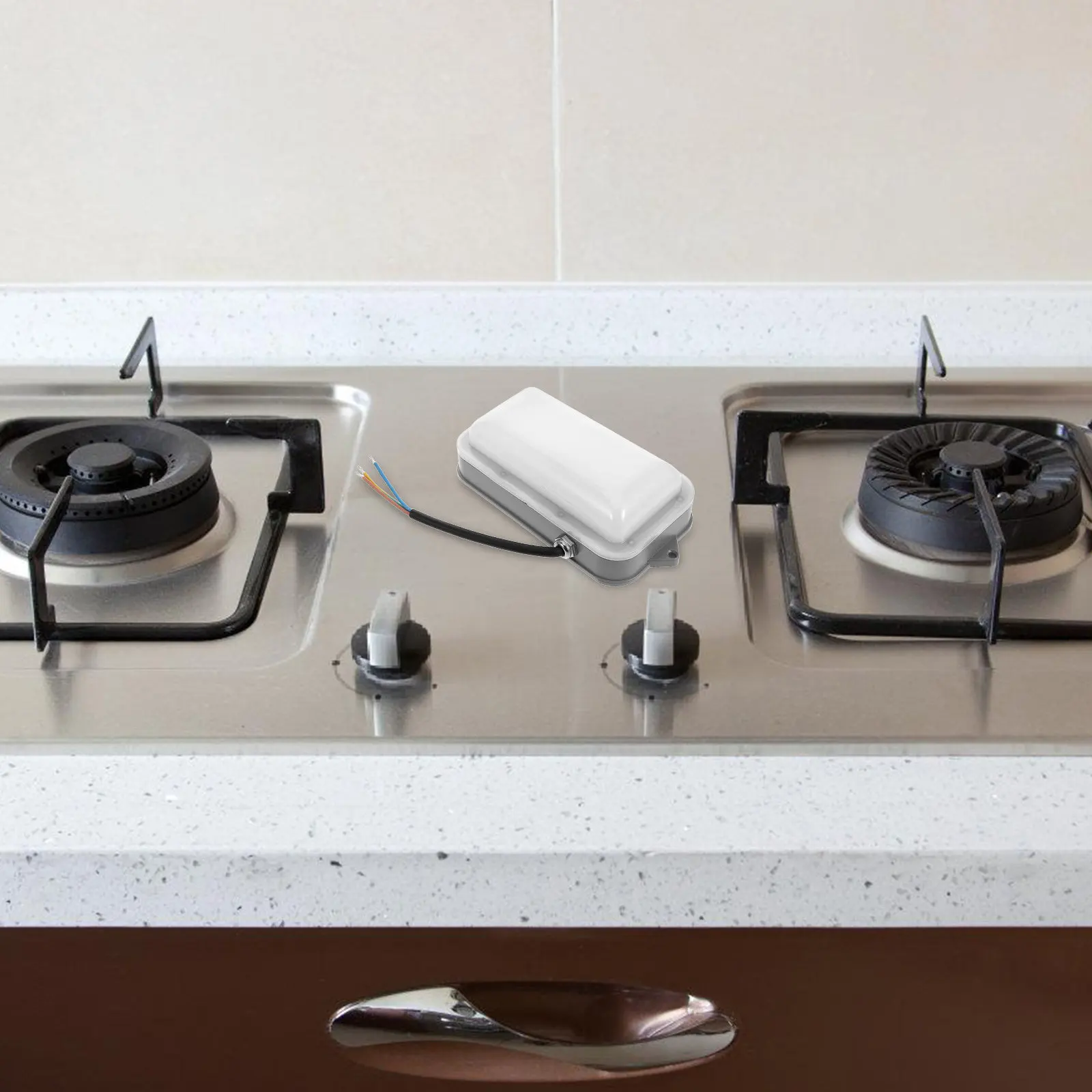 Светодиодная лампа для вытяжки 20 Вт, белая, с нижним кабельным подключением, яркая, для коммерческих кухонь, замена лампы для вытяжки, маслостойкая, водонепроницаемая
Светодиодная лампа для вытяжки 20 Вт, белая, с нижним кабельным подключением, яркая, для коммерческих кухонь, замена лампы для вытяжки, маслостойкая, водонепроницаемая