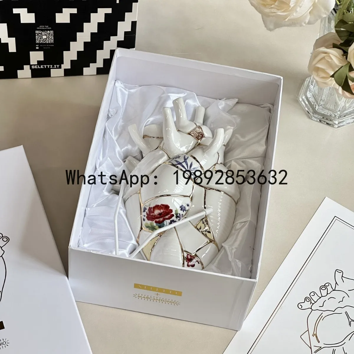 Heart vase ceramic heart vase wall ornament tabletop ornament Valentine's Day white
Heart vase ceramic heart vase wall ornament tabletop ornament Valentine's Day white