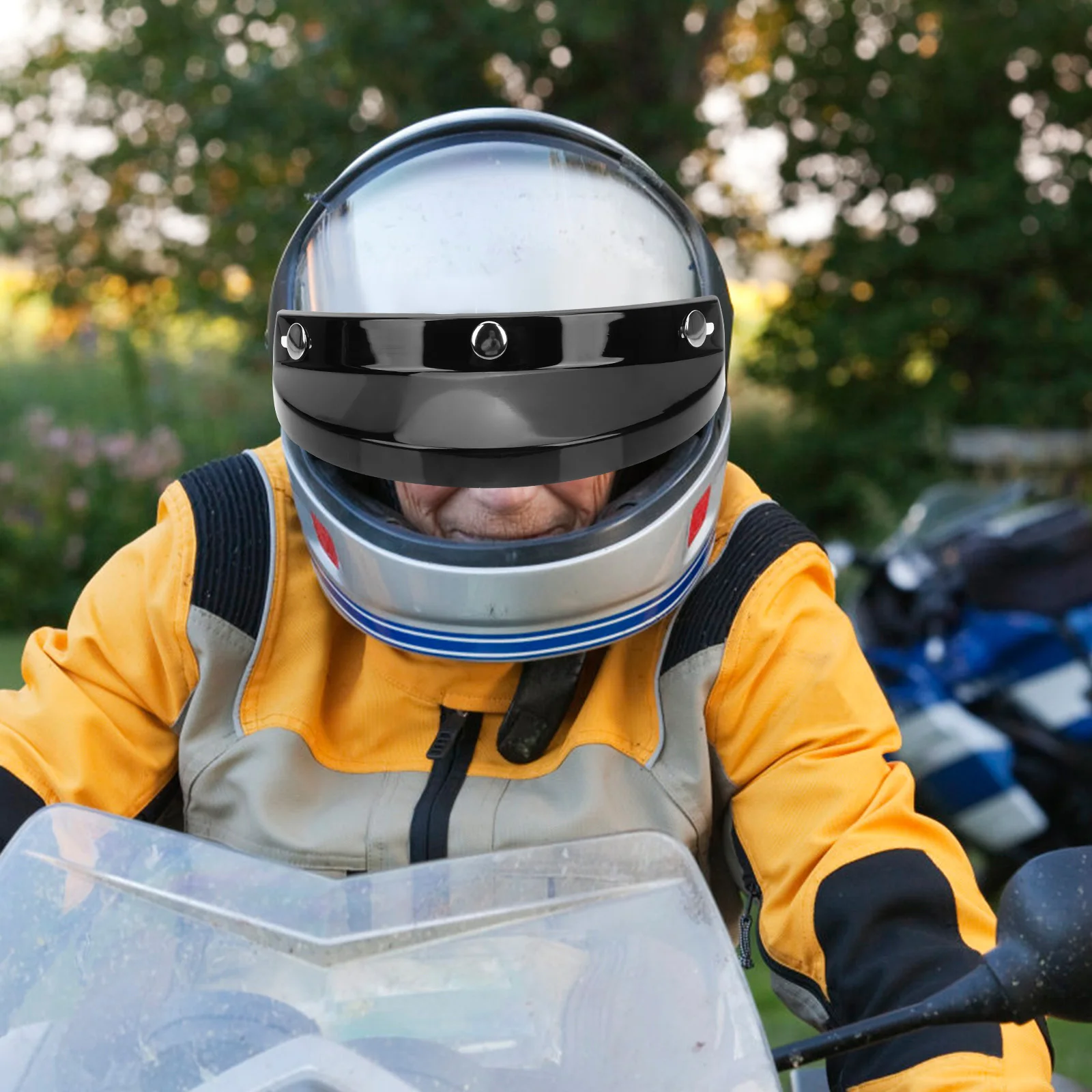 Retro Motorcycle Visor Durable Plastic Wear Resistant Replacement Sun Shade Clear View Snowboarding Cycling OutdoorHelmet
Retro Motorcycle Visor Durable Plastic Wear Resistant Replacement Sun Shade Clear View Snowboarding Cycling OutdoorHelmet
